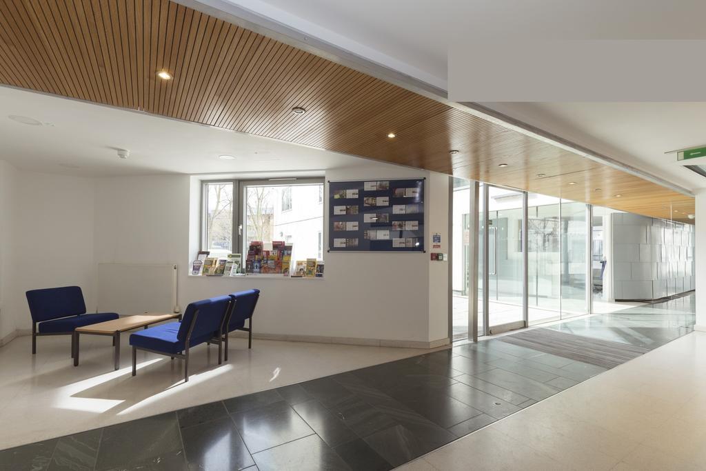 Friendship House * Londra